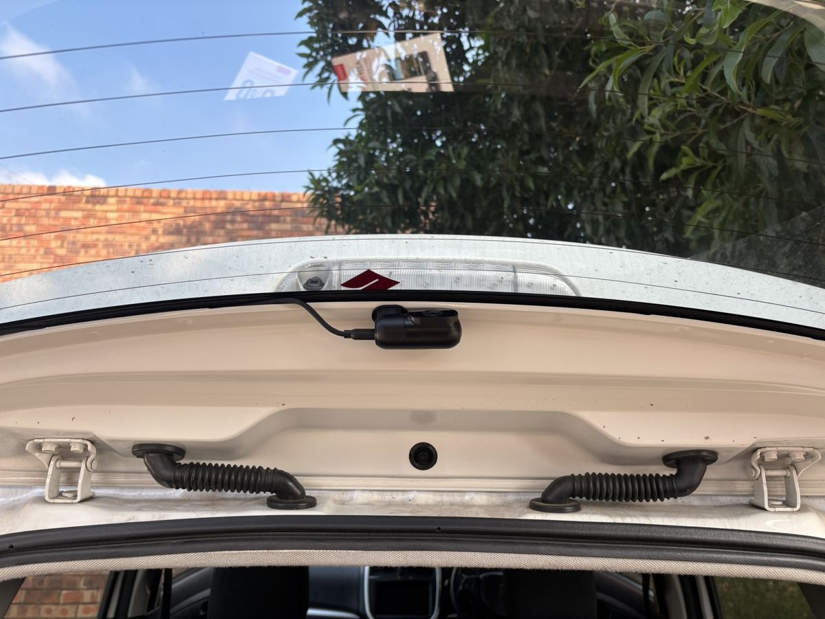 Dashcam hardwired to the fuse box for parking mode